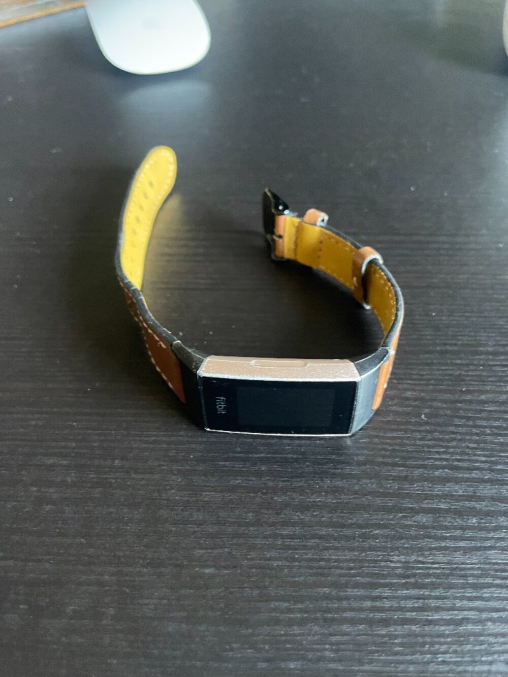 fitbit charge 2 ( for parts or repair)